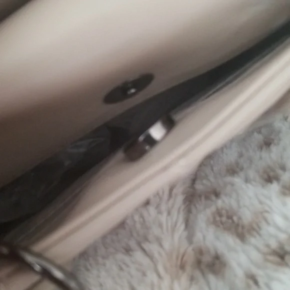 Badgley Mischka Quilted Handbag/Crossbody ♥️HOST PICK♥️ 10/19/23 NWT 8"x6.5"x4" - Picture 6 of 12